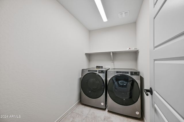 8961 W SAN JUAN Avenue, Glendale, AZ 85305