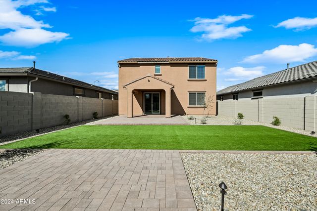 8961 W SAN JUAN Avenue, Glendale, AZ 85305