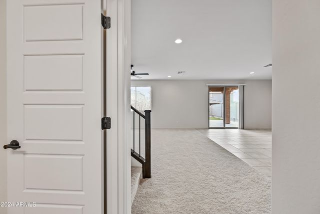 8961 W SAN JUAN Avenue, Glendale, AZ 85305