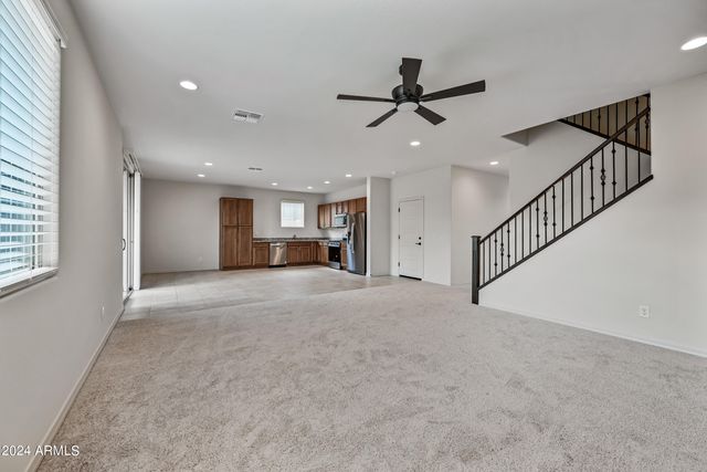 8961 W SAN JUAN Avenue, Glendale, AZ 85305