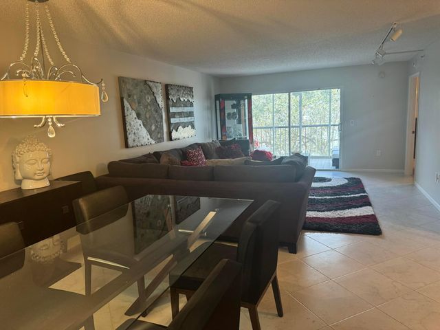 14111 Royal Vista Drive 404, Delray Beach, FL 33484