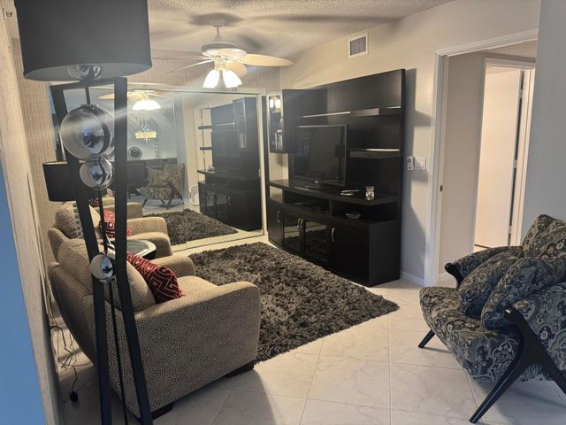 14111 Royal Vista Drive 404, Delray Beach, FL 33484