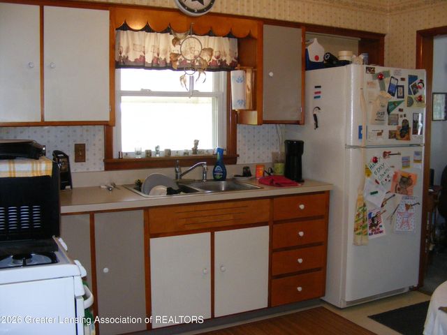 7064 E Clinton Trail, Eaton Rapids, MI 48827