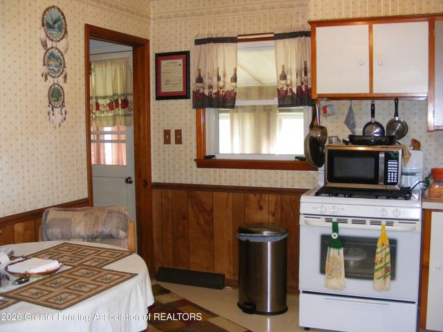 7064 E Clinton Trail, Eaton Rapids, MI 48827