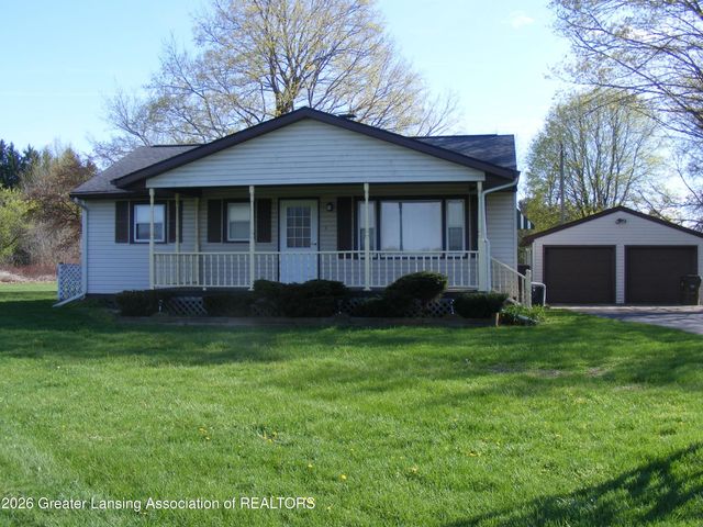 7064 E Clinton Trail, Eaton Rapids, MI 48827