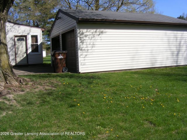 7064 E Clinton Trail, Eaton Rapids, MI 48827