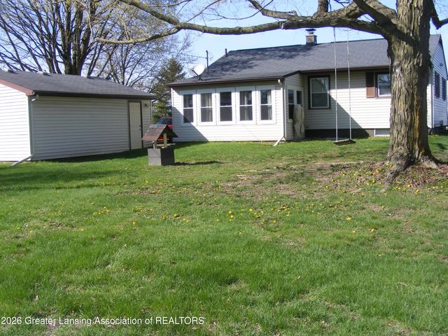 7064 E Clinton Trail, Eaton Rapids, MI 48827