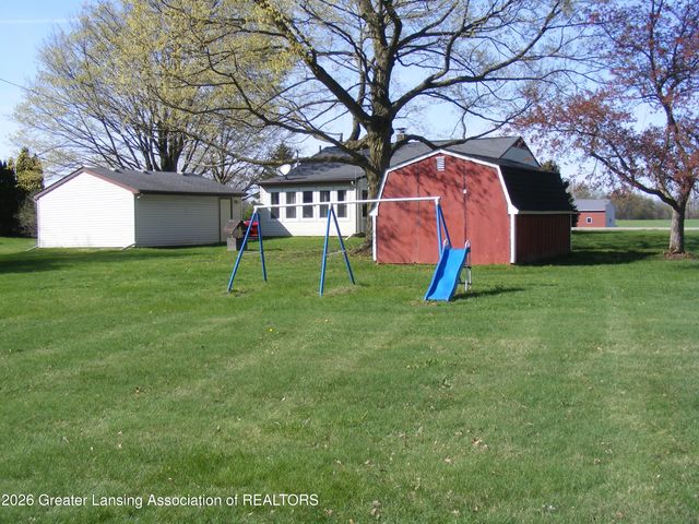 7064 E Clinton Trail, Eaton Rapids, MI 48827