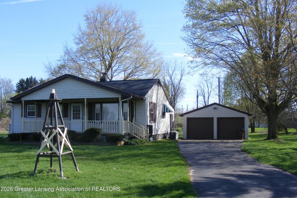 7064 E Clinton Trail, Eaton Rapids, MI 48827