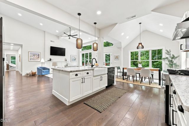 2010 Damascus Church Road, Chapel Hill, NC 27516