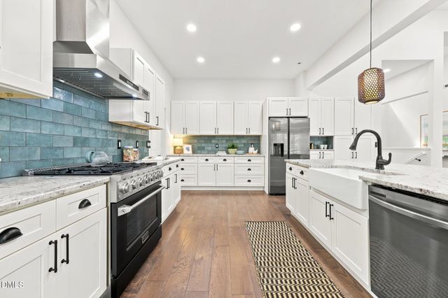 2010 Damascus Church Road, Chapel Hill, NC 27516