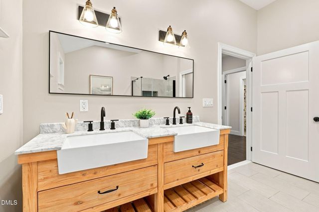 2010 Damascus Church Road, Chapel Hill, NC 27516