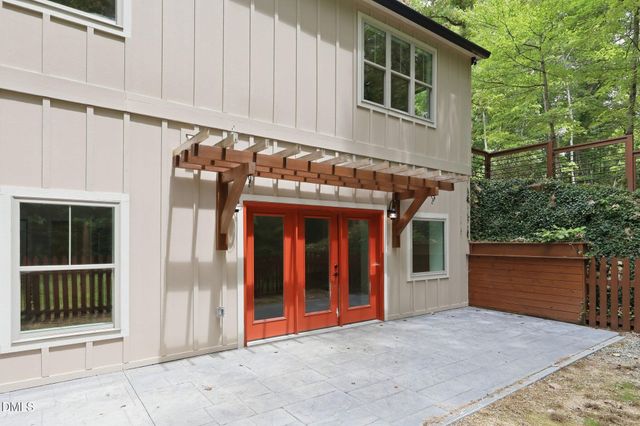 2010 Damascus Church Road, Chapel Hill, NC 27516
