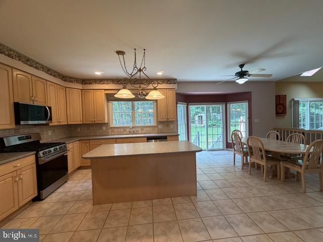 106 HILLTOP CT, Mullica Hill, NJ 08062