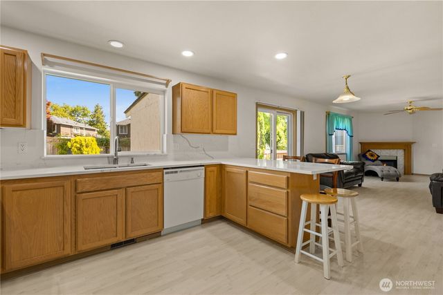 1235 29th Avenue Ct SW, Puyallup, WA 98373