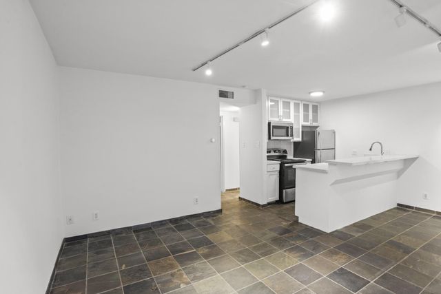 3602 Garrott Street Street 16, Houston, TX 77006