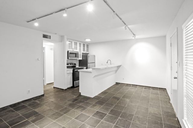 3602 Garrott Street Street 16, Houston, TX 77006