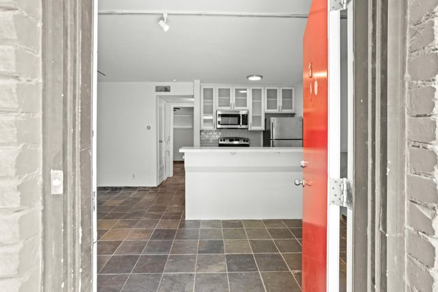 3602 Garrott Street Street 16, Houston, TX 77006