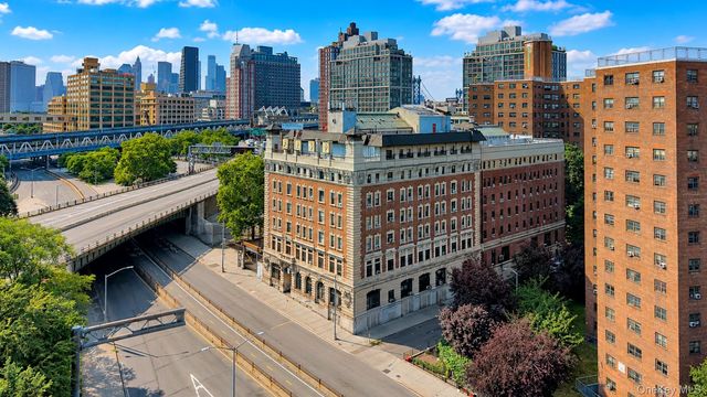 167 Sands Street 406, Brooklyn, NY 11201