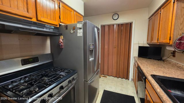 5588 Marsh Road, Haslett, MI 48840