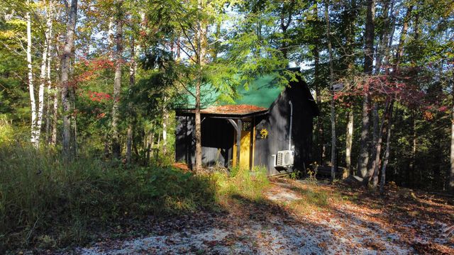 37 Sunrise Lane, Campton, KY 41301