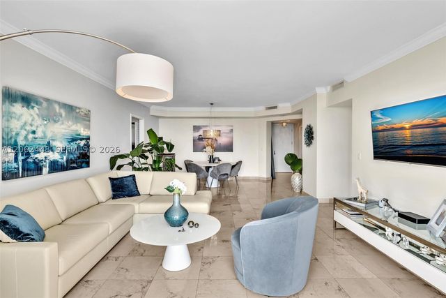 848 Brickell Key Dr 1805, Miami, FL 33131