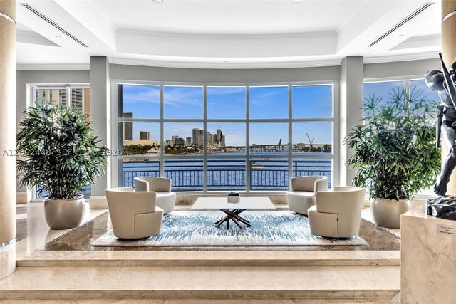 848 Brickell Key Dr 1805, Miami, FL 33131