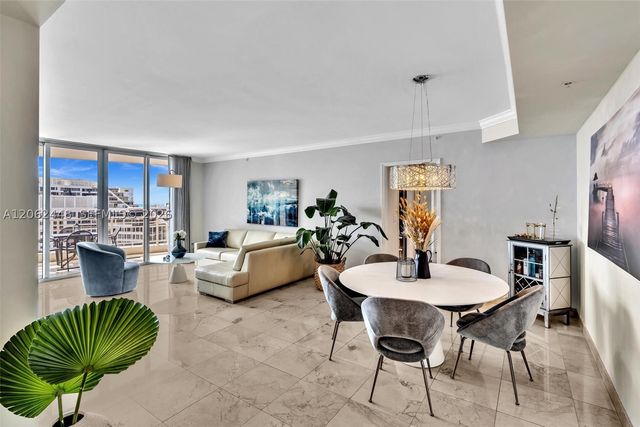 848 Brickell Key Dr 1805, Miami, FL 33131