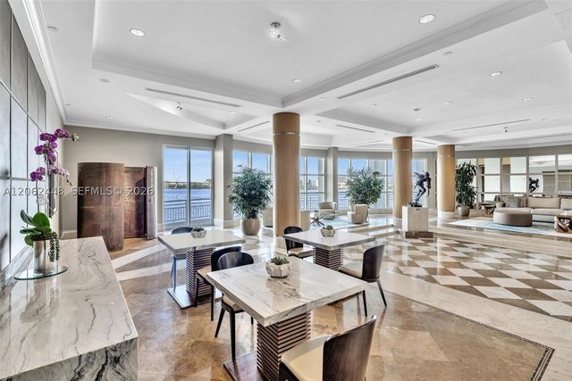 848 Brickell Key Dr 1805, Miami, FL 33131