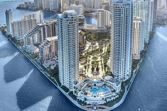 848 Brickell Key Dr 1805, Miami, FL 33131