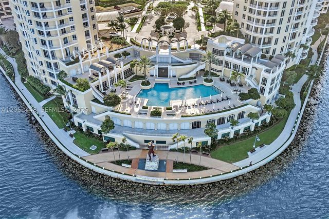 848 Brickell Key Dr 1805, Miami, FL 33131