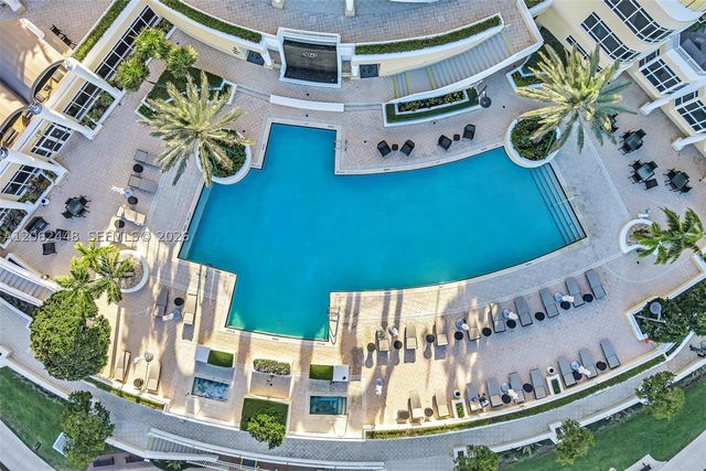 848 Brickell Key Dr 1805, Miami, FL 33131