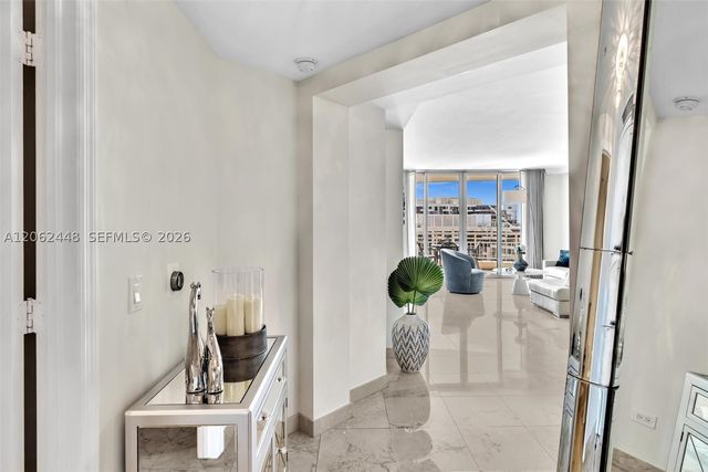 848 Brickell Key Dr 1805, Miami, FL 33131