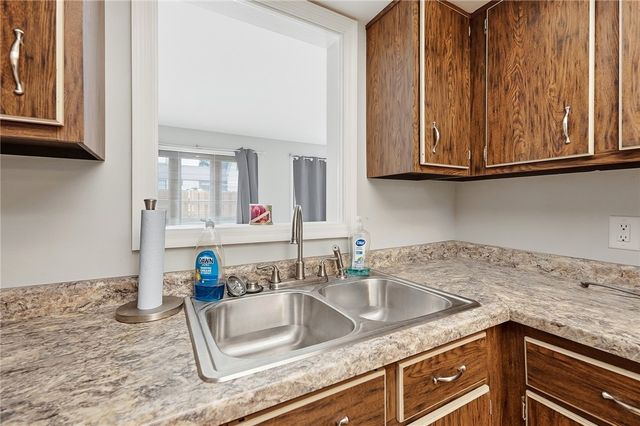 6852 Olde Greenbrier Lane, Centerville, OH 45459