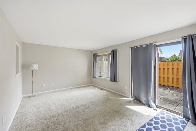6852 Olde Greenbrier Lane, Centerville, OH 45459