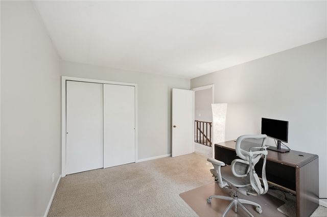 6852 Olde Greenbrier Lane, Centerville, OH 45459