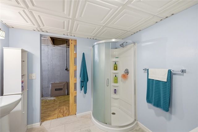 6852 Olde Greenbrier Lane, Centerville, OH 45459