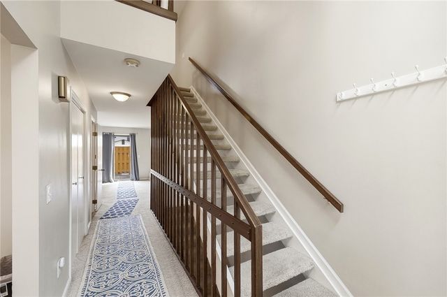6852 Olde Greenbrier Lane, Centerville, OH 45459