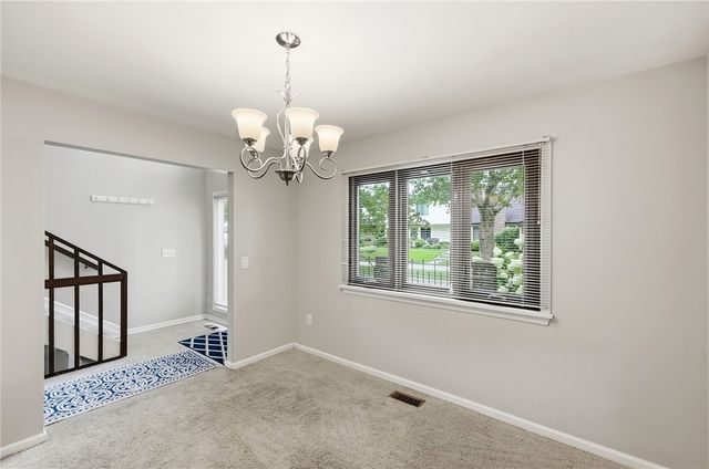 6852 Olde Greenbrier Lane, Centerville, OH 45459