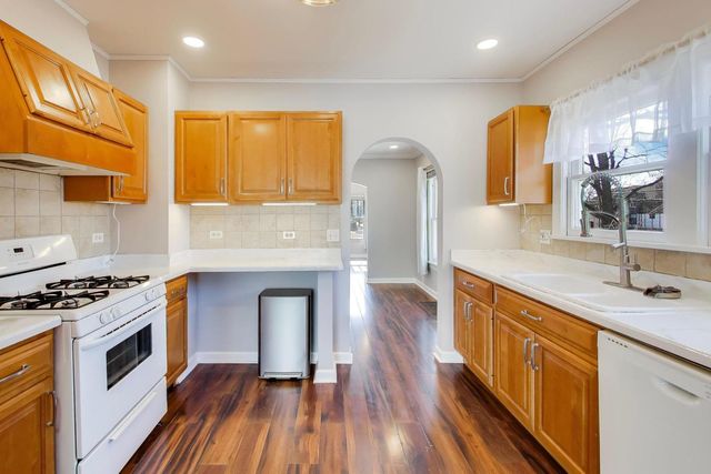 440 W Main Street, Barrington, IL 60010