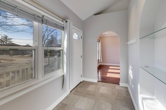 440 W Main Street, Barrington, IL 60010