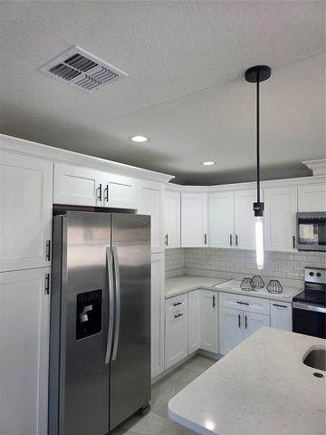 3704 SMITH TREE STREET, Tampa, FL 33619