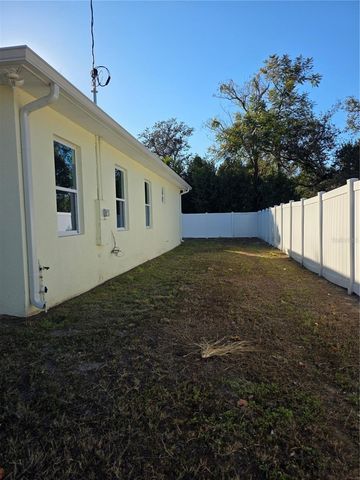 3704 SMITH TREE STREET, Tampa, FL 33619