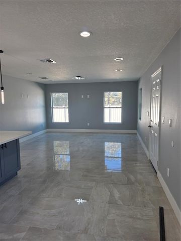 3704 SMITH TREE STREET, Tampa, FL 33619