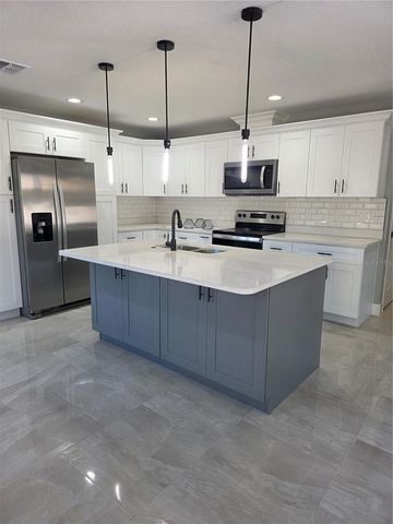 3704 SMITH TREE STREET, Tampa, FL 33619