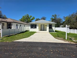 3704 SMITH TREE STREET, Tampa, FL 33619