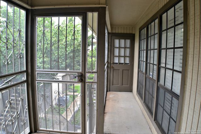 165 W Rampart Dr Apt 704, San Antonio, TX 78216