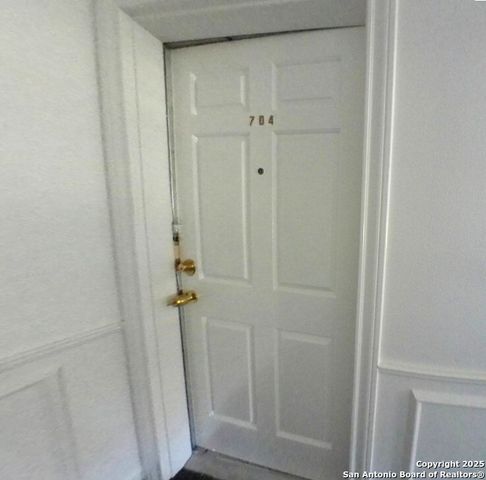 165 W Rampart Dr Apt 704, San Antonio, TX 78216