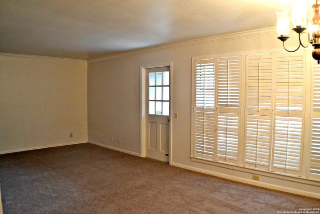 165 W Rampart Dr Apt 704, San Antonio, TX 78216