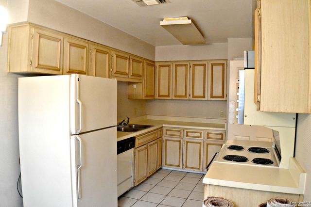165 W Rampart Dr Apt 704, San Antonio, TX 78216